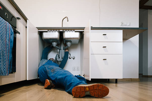 Professional Leak Detection technician working in Freeland, WA